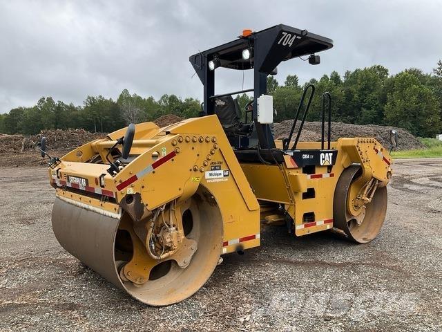 CAT CB54 Cilindri compactori dubli