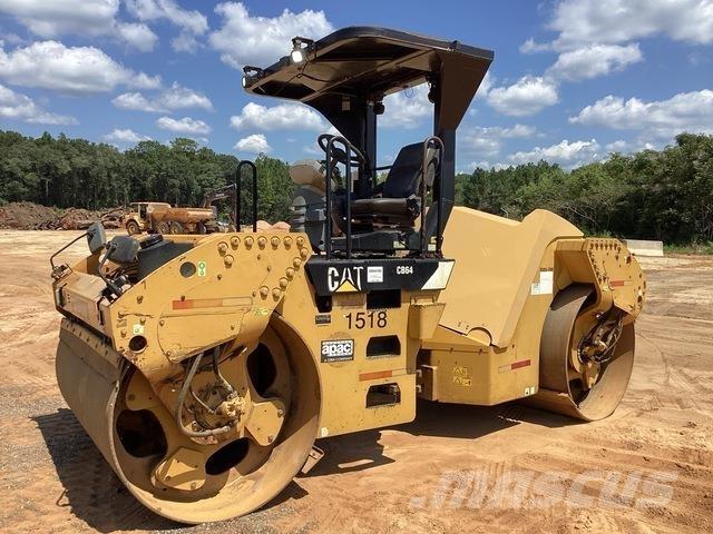 CAT CB64 Cilindri compactori dubli