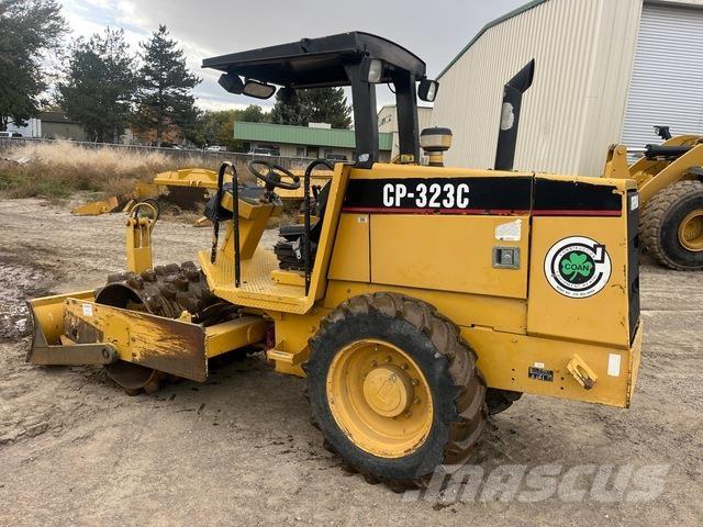 CAT CP-323C Compactoare monocilindrice