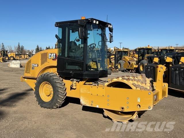 CAT CP44B Compactoare monocilindrice