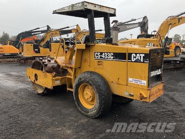 CAT CS433C Compactoare monocilindrice