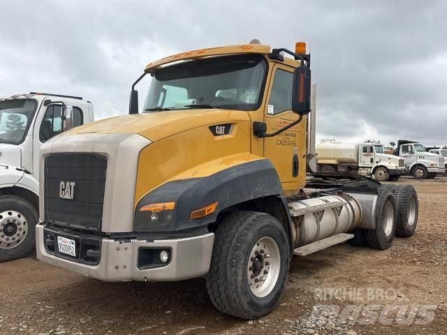 CAT CT660S Autotractoare