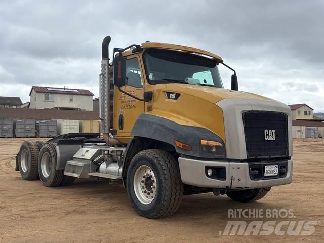 CAT CT660S Autotractoare