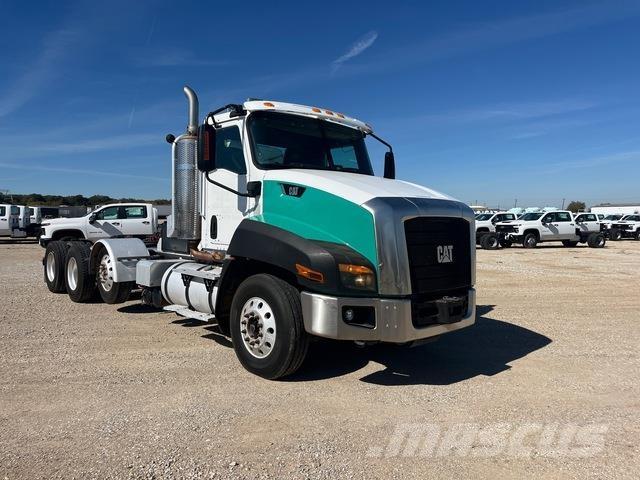 CAT CT660S Autotractoare