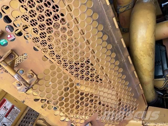 CAT D10T Buldozere pe senile