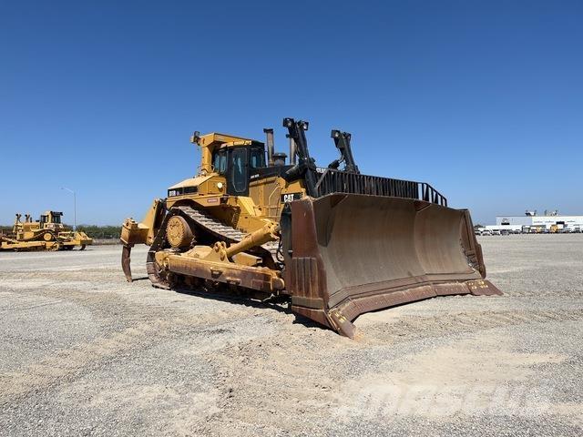 CAT D11R Buldozere pe senile