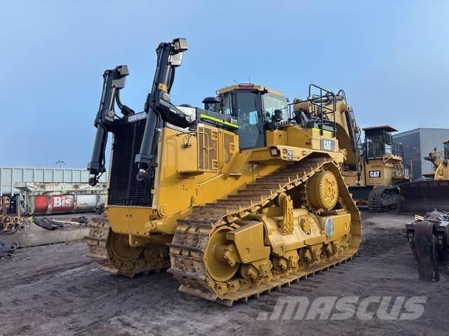 CAT D11T Buldozere pe senile