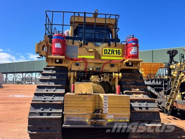 CAT D11T Buldozere pe senile