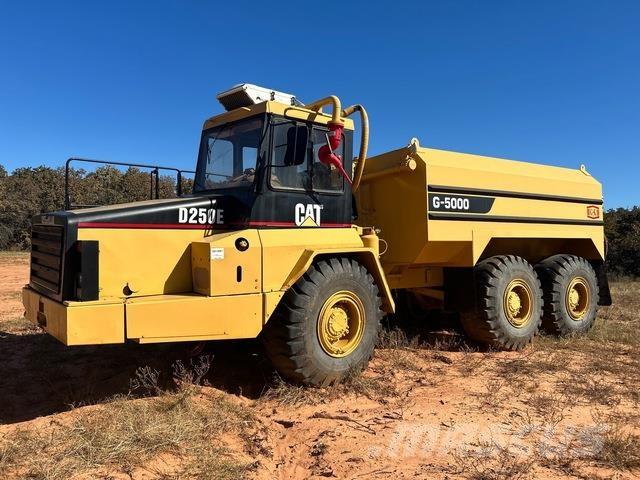 CAT D250E Cisterne