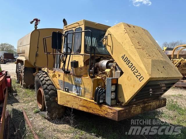 CAT D300D Cisterne