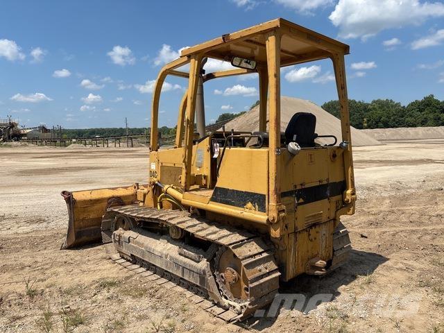 CAT D4C Buldozere pe senile