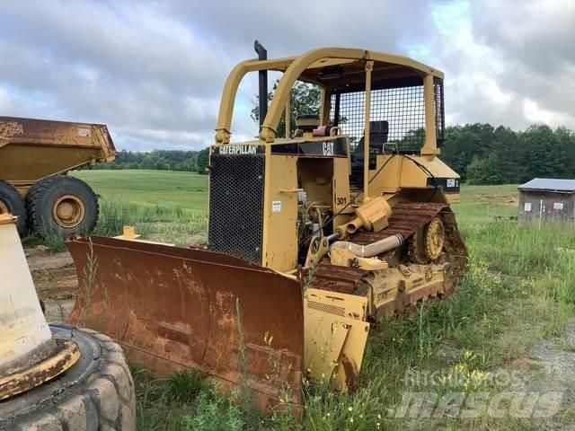 CAT D5M XL Buldozere pe senile