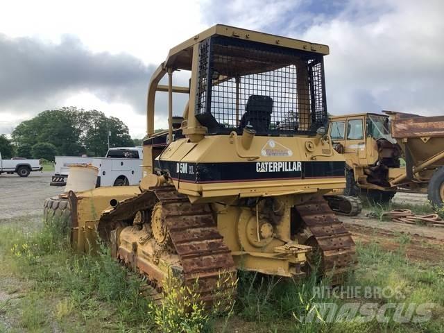 CAT D5M XL Buldozere pe senile