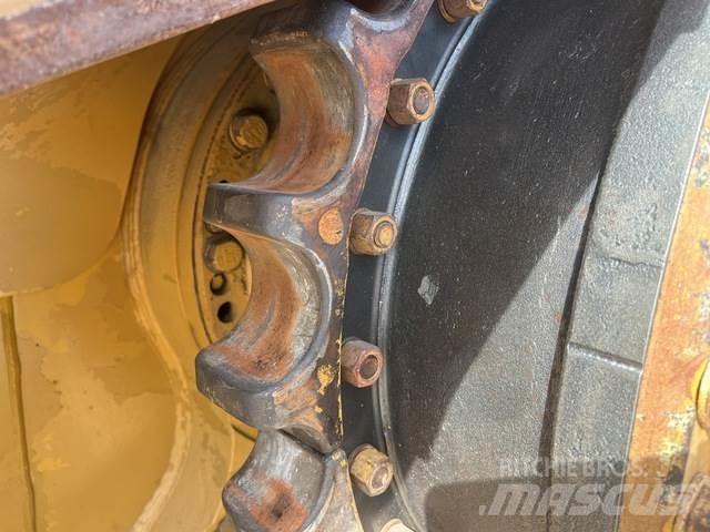 CAT D6R Buldozere pe senile