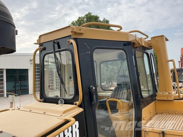 CAT D8R Buldozere pe senile