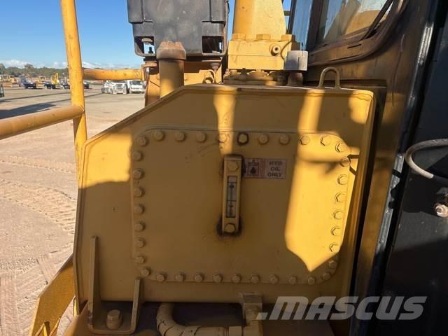 CAT D9T Buldozere pe senile