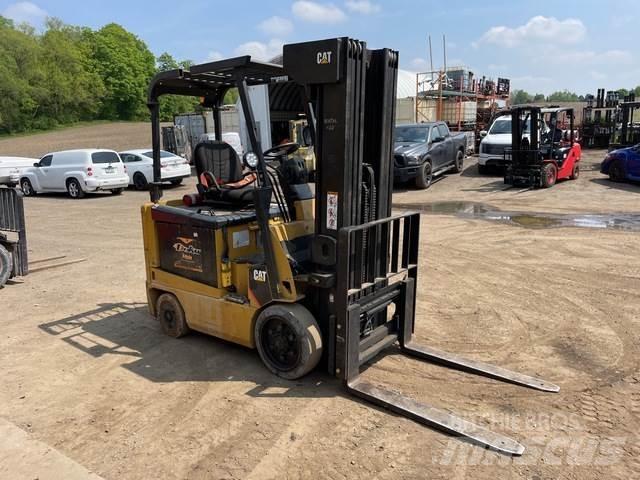 CAT E5000 Stivuitor electric