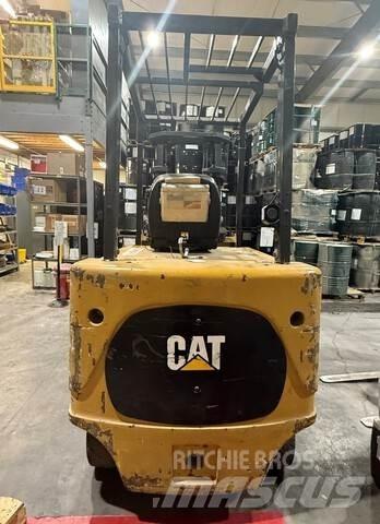CAT E8000 Stivuitor electric