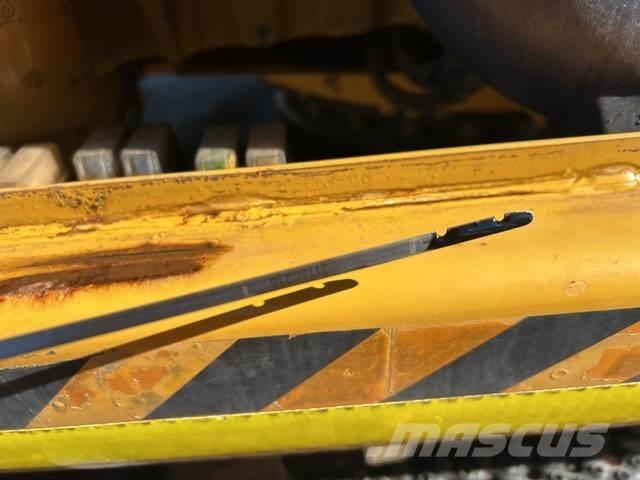CAT M316D Excavatoare cu roti