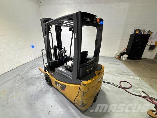 CAT MH 2ET3500 Stivuitor electric