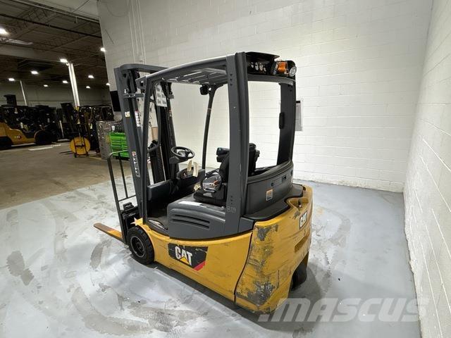 CAT MH 2ET3500 Stivuitor electric