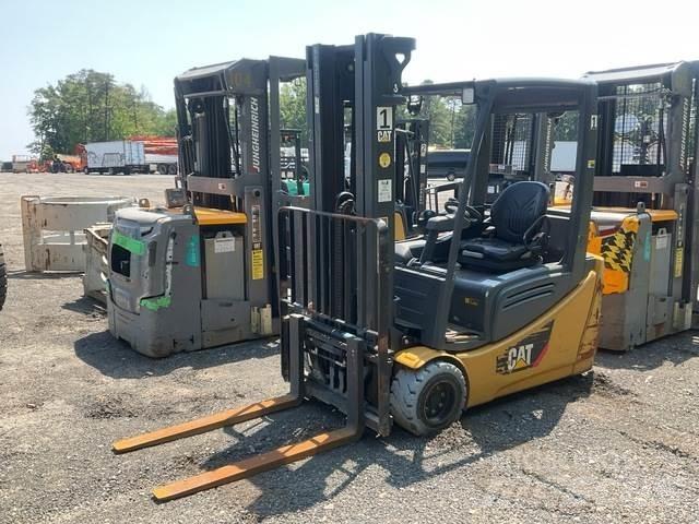 CAT MH 2ET4000 Stivuitor electric