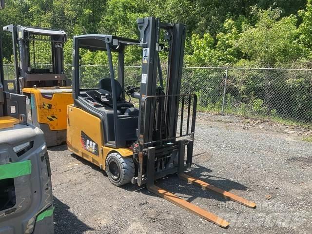 CAT MH 2ET4000 Stivuitor electric
