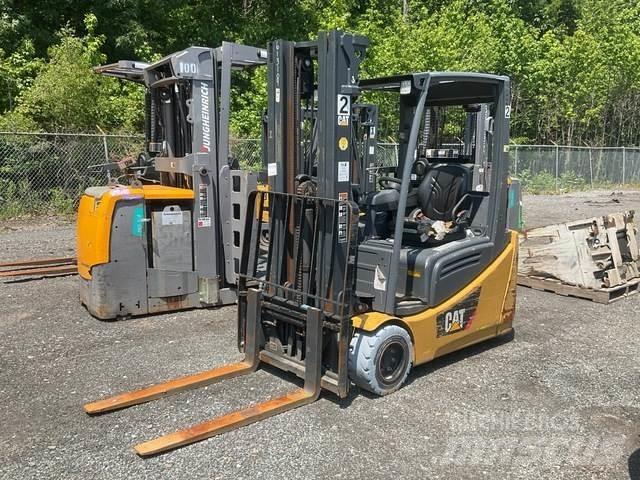 CAT MH 2ET4000 Stivuitor electric