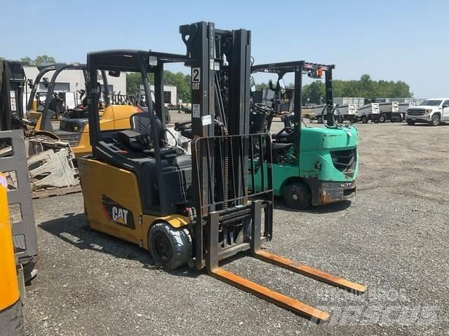 CAT MH 2ET4000 Stivuitor electric