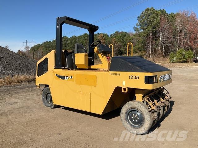 CAT PS150 Cilindri compactori cu roti