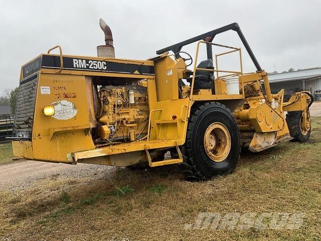 CAT RM-250C Compactoare sol