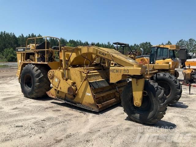 CAT SS-250 Compactoare sol