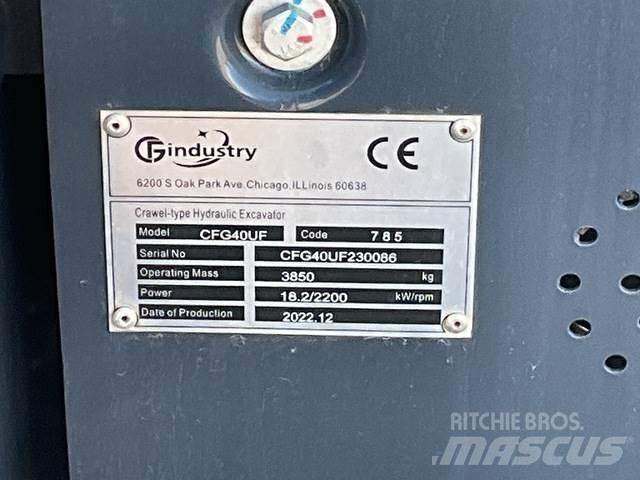 CFG 40UF Excavatoare pe șenile
