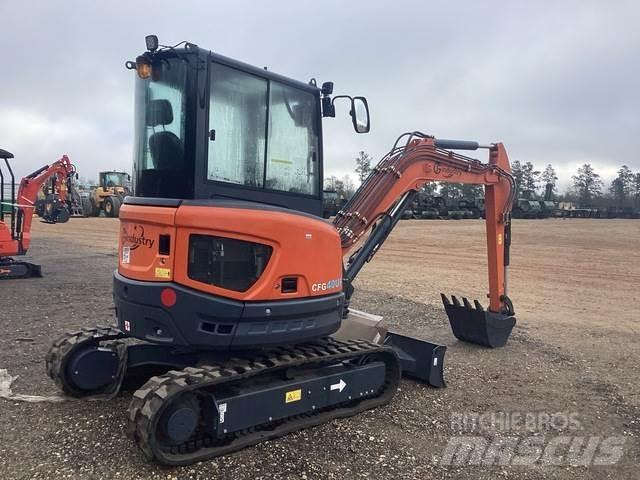 CFG 40UF Excavatoare pe șenile
