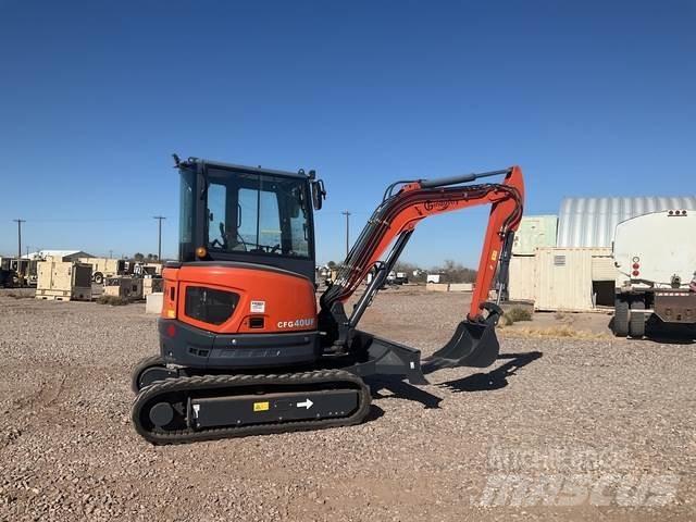 CFG 40UF Excavatoare pe șenile
