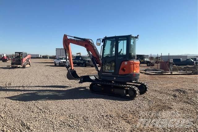 CFG 40UF Excavatoare pe șenile
