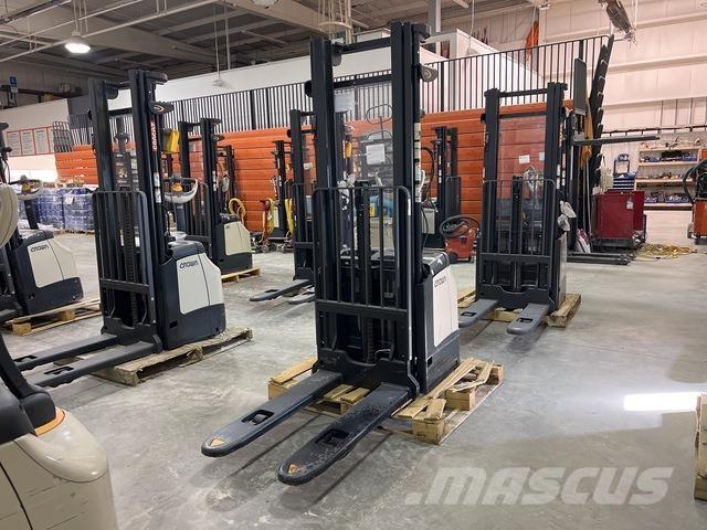 Crown ES 4000 Transpaleti autopropulsanti