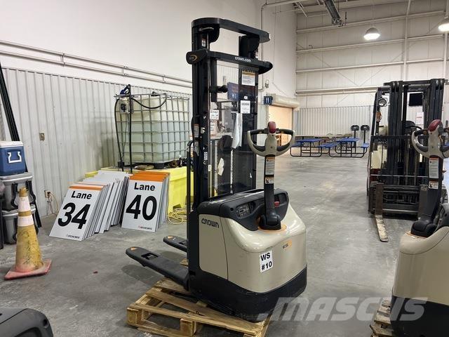 Crown ES 4000 Transpaleti autopropulsanti