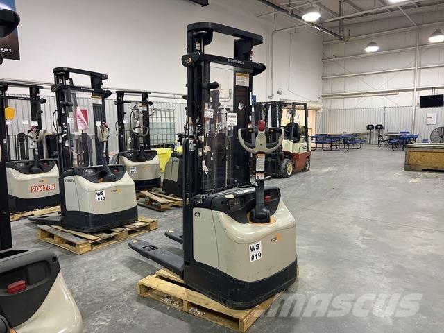 Crown ES 4000 Transpaleti autopropulsanti