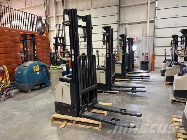 Crown ES 4000 Transpaleti autopropulsanti