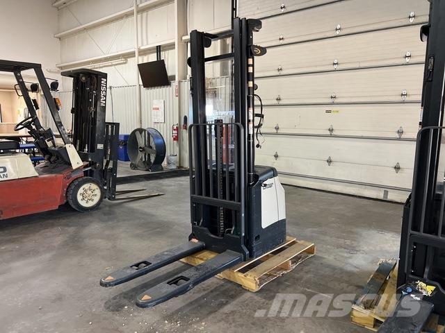 Crown ES 4000 Transpaleti autopropulsanti