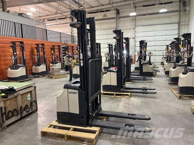 Crown ES 4000 Transpaleti autopropulsanti