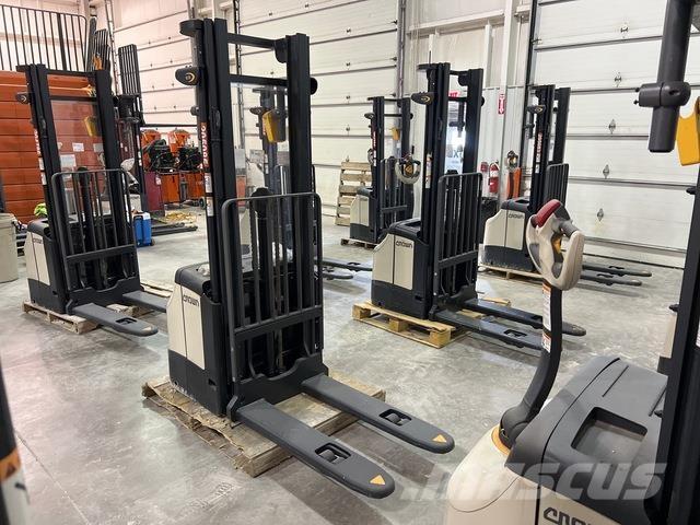 Crown ES 4000 Transpaleti autopropulsanti