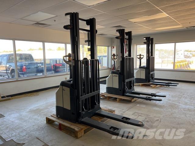 Crown ES 4000 Transpaleti autopropulsanti