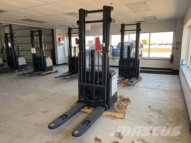 Crown ES 4000 Transpaleti autopropulsanti