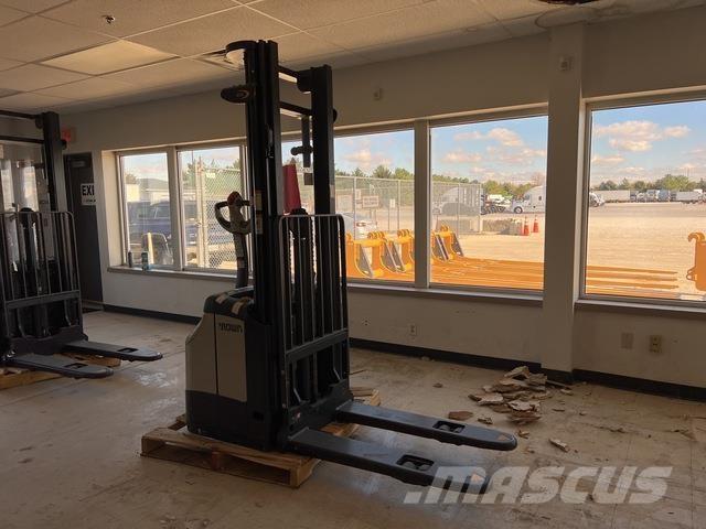 Crown ES 4000 Transpaleti autopropulsanti