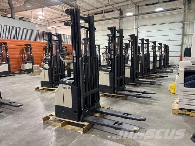 Crown ES 4000 Transpaleti autopropulsanti