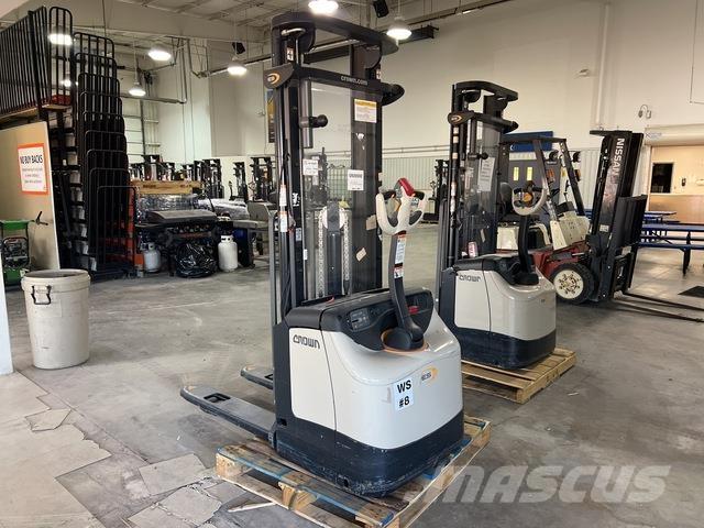 Crown ES 4000 Transpaleti autopropulsanti