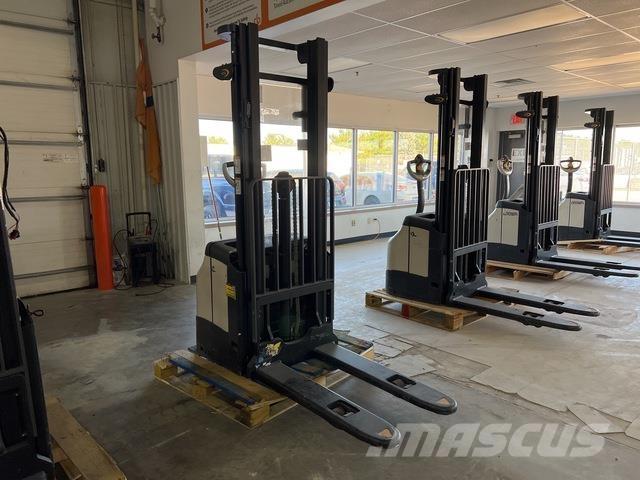 Crown ES 4000 Transpaleti autopropulsanti