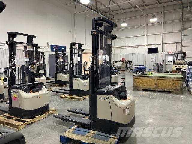 Crown ES 4000 Transpaleti autopropulsanti